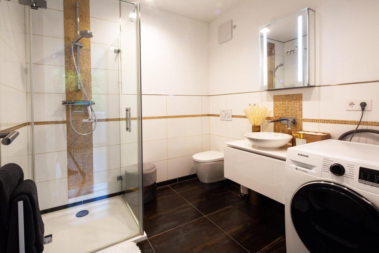 Privatunterkunft Neu! Gästezimmer In Mit Dach-terrasse *